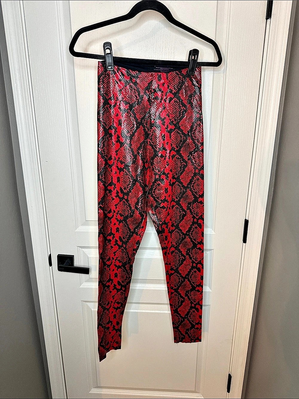 Commando Faux Leather Animal Legging Red & Black